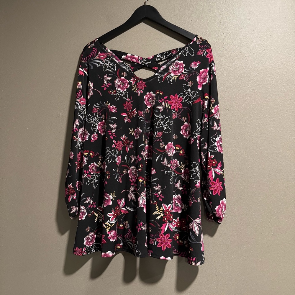 Westport Floral Black and Pink Women's Top Size 2X